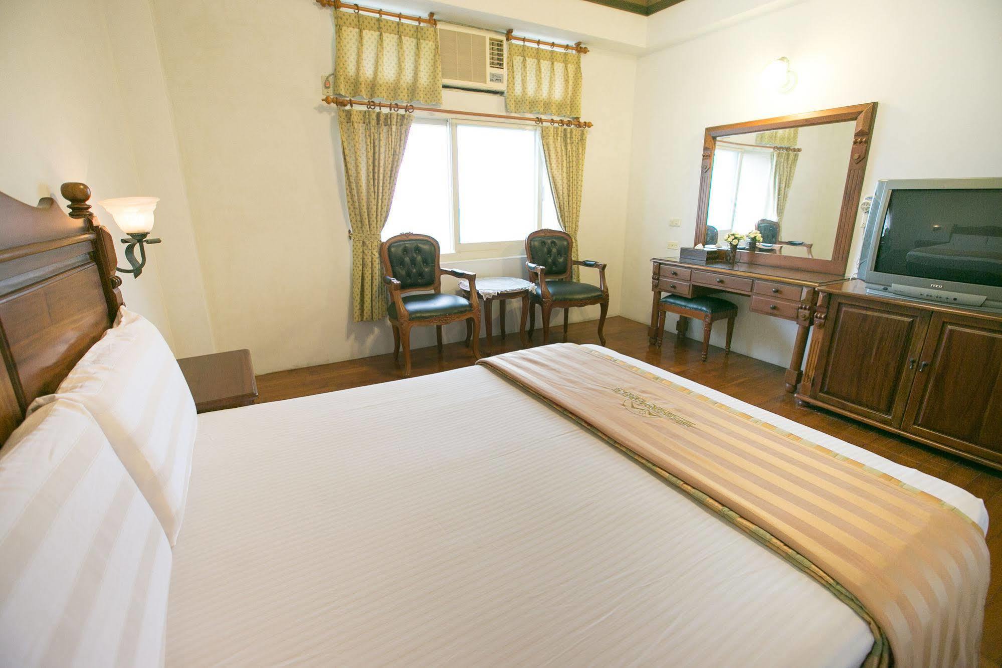 Jing Ai Hotel Luodong Eksteriør billede