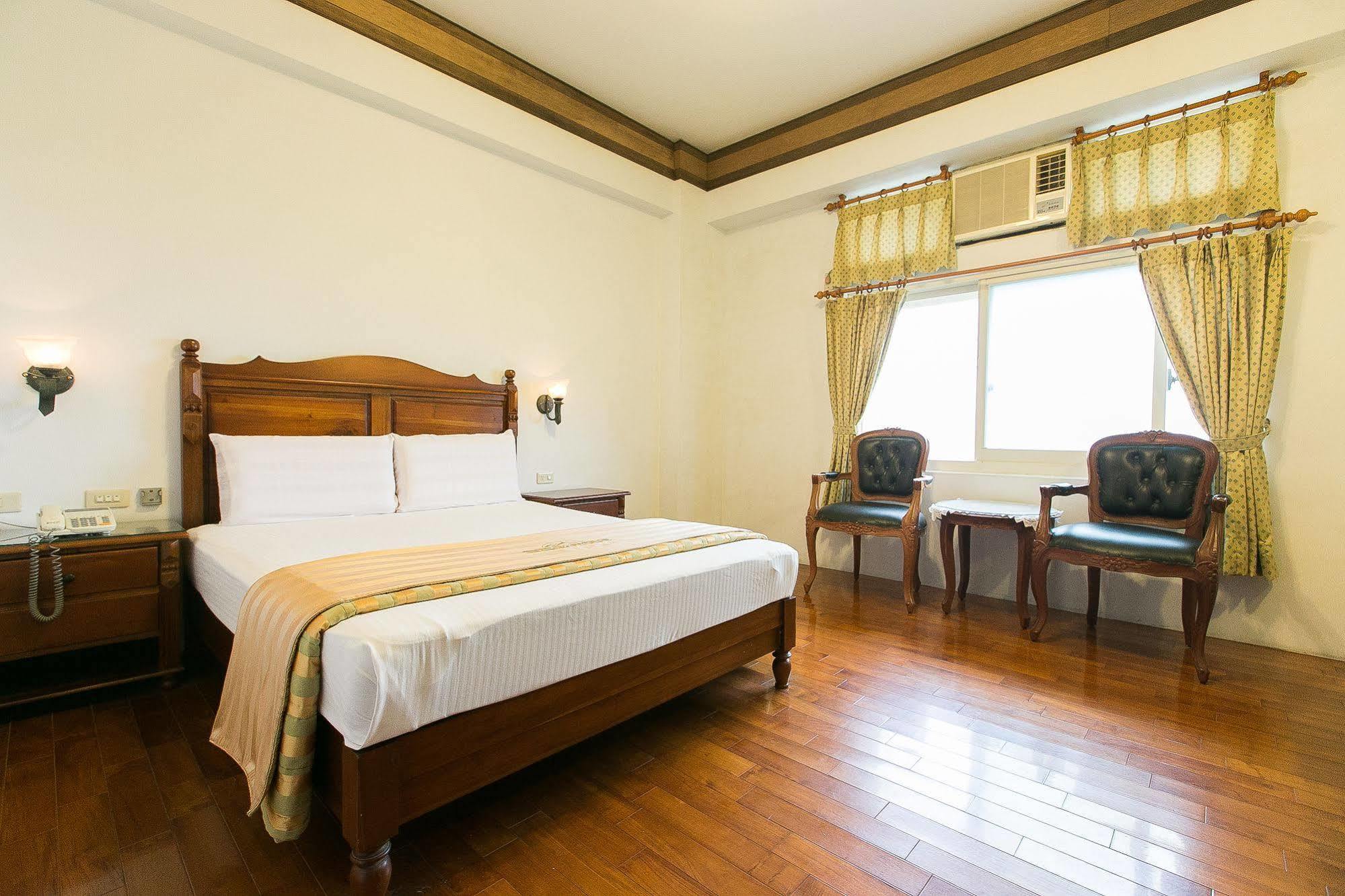 Jing Ai Hotel Luodong Eksteriør billede