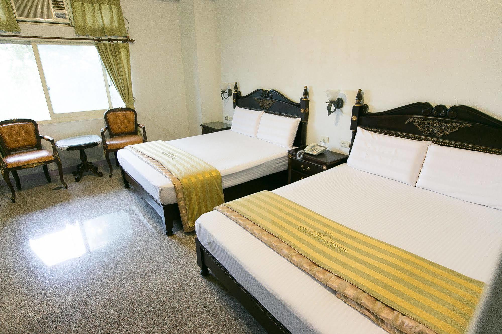 Jing Ai Hotel Luodong Eksteriør billede